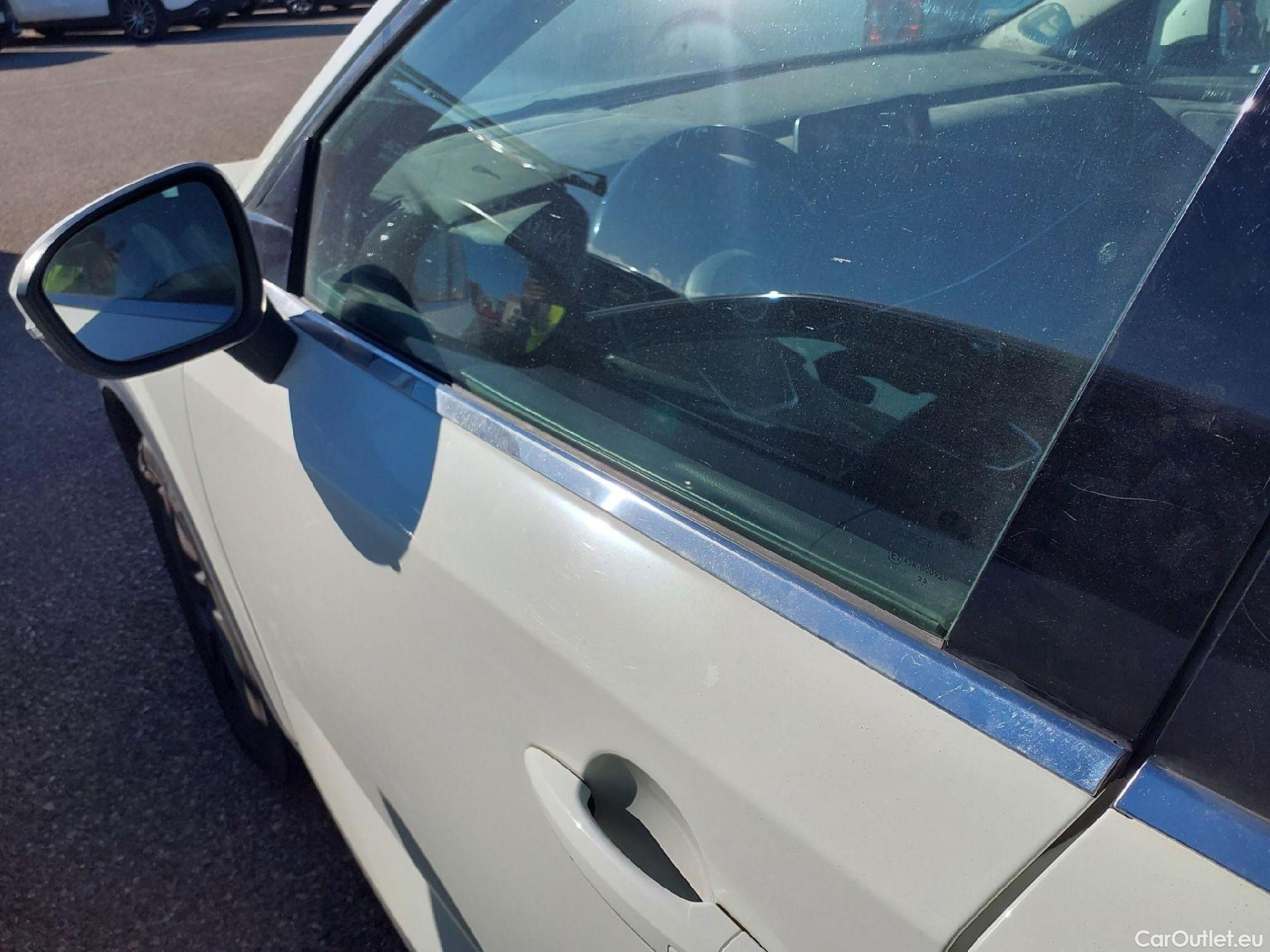  Nissan  Qashqai NISSAN  / 2021 / 5P / todoterreno DIG-T 103kW (140CV) mHEV 4x2 Acenta #26