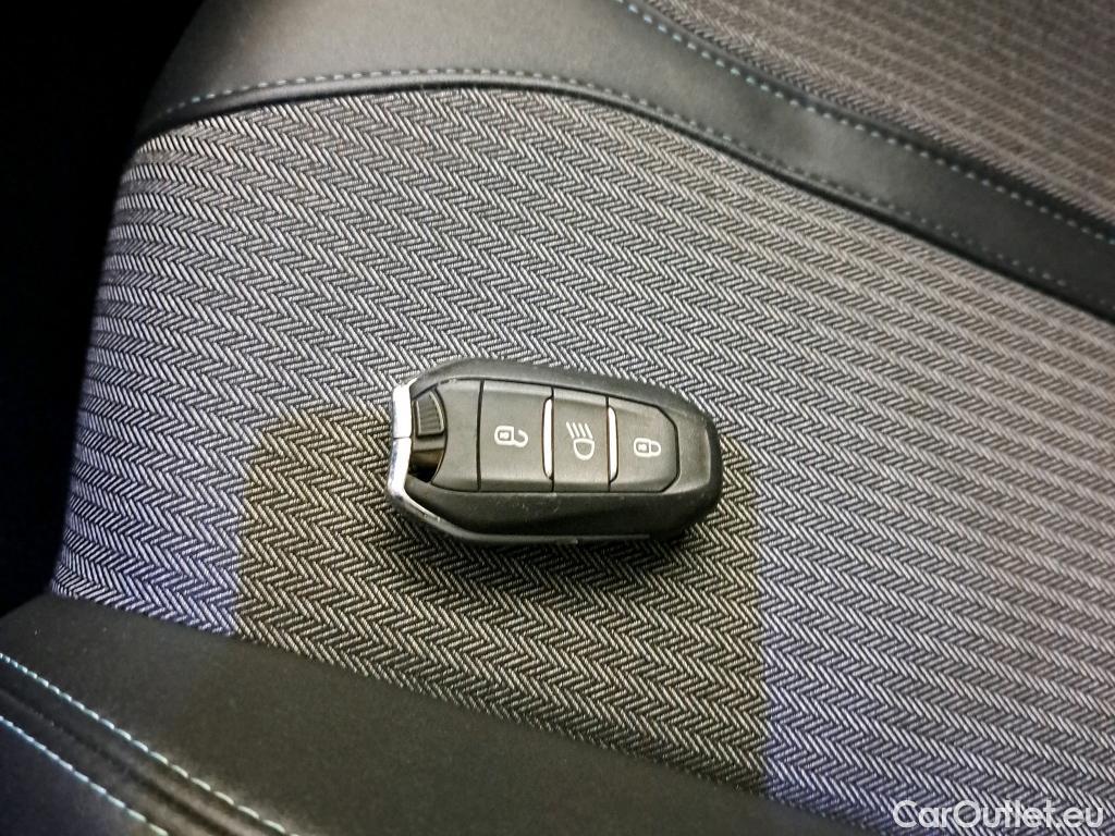  Peugeot  3008 PEUGEOT  Hybrid / 2020 / 5P / todoterreno 225 e-EAT8 Allure (AC2) #3