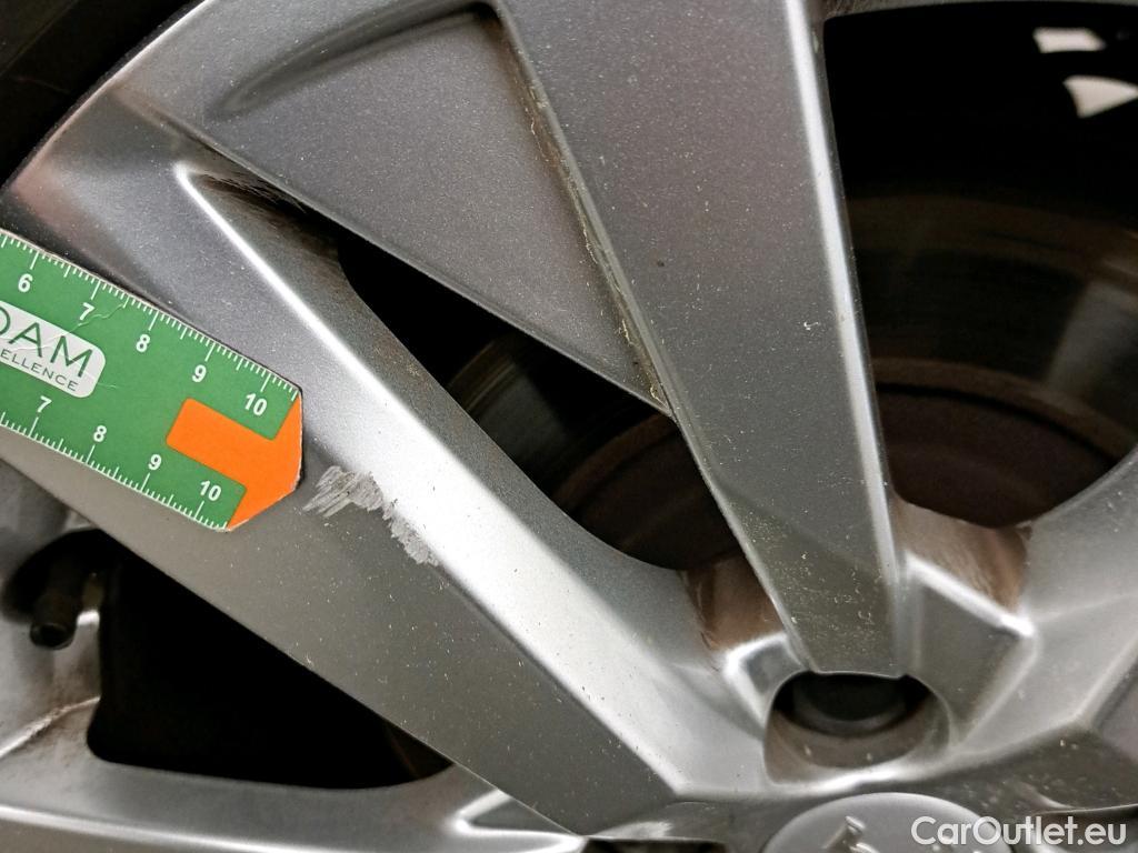  Peugeot  3008 PEUGEOT  / 2020 / 5P / todoterreno 1.2 PureTech 96KW S&S Active Pack EAT8 #12