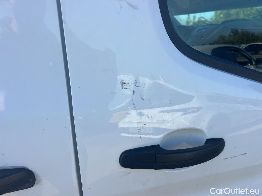  Ford  Transit FORD  / 2013 / 4P / furgón 350 96kW L3H2 Van Trend Delantera #20