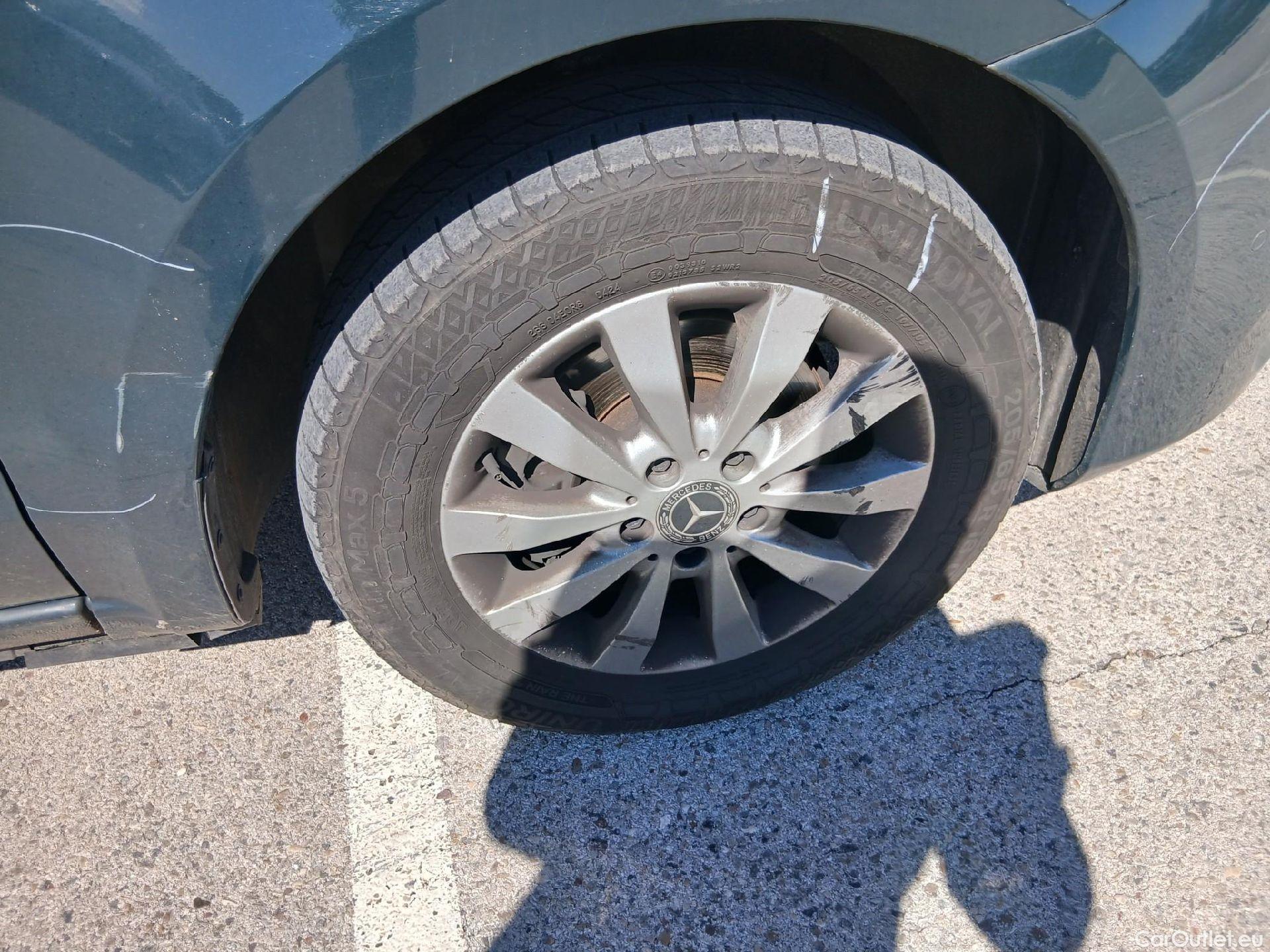  Mercedes  V-Klasse MERCEDES-BENZ Clase V / 2014 / 4P / monovolumen 220 d Clase V Compacto #23