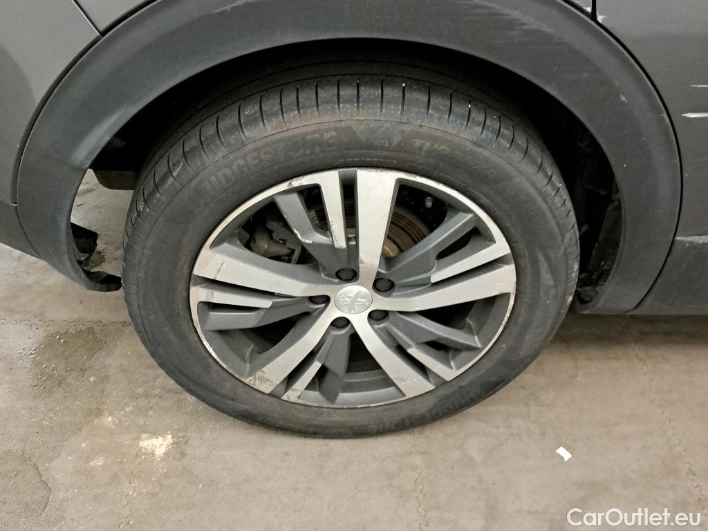  Peugeot  3008 PEUGEOT  Hybrid / 2020 / 5P / todoterreno 225 e-EAT8 Allure (AC2) #16