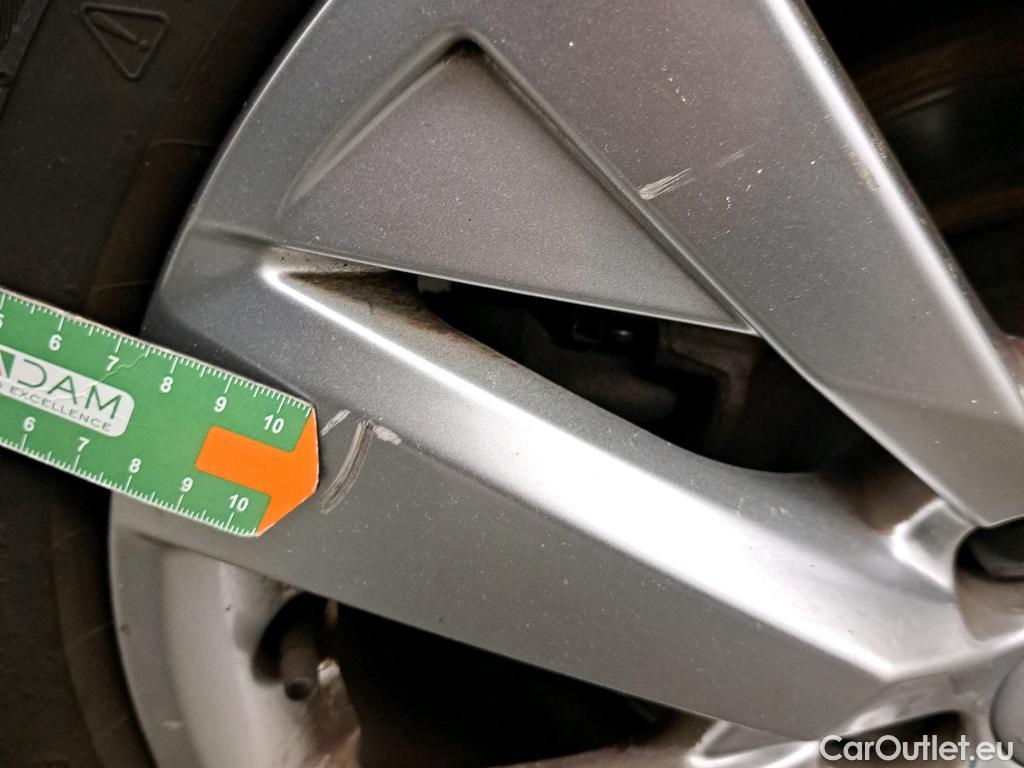  Peugeot  3008 PEUGEOT  / 2020 / 5P / todoterreno 1.2 PureTech 96KW S&S Active Pack EAT8 #16