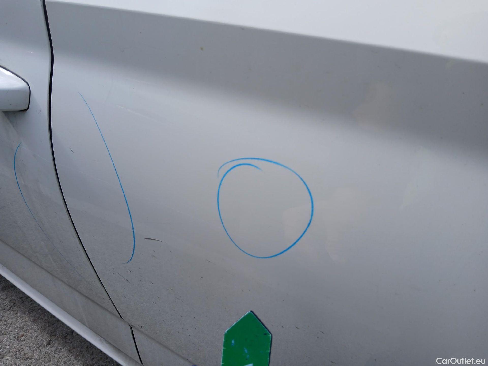  Skoda  KAMIQ SKODA  1.0 TSI 81kW (110CV) DSG Ambition #17