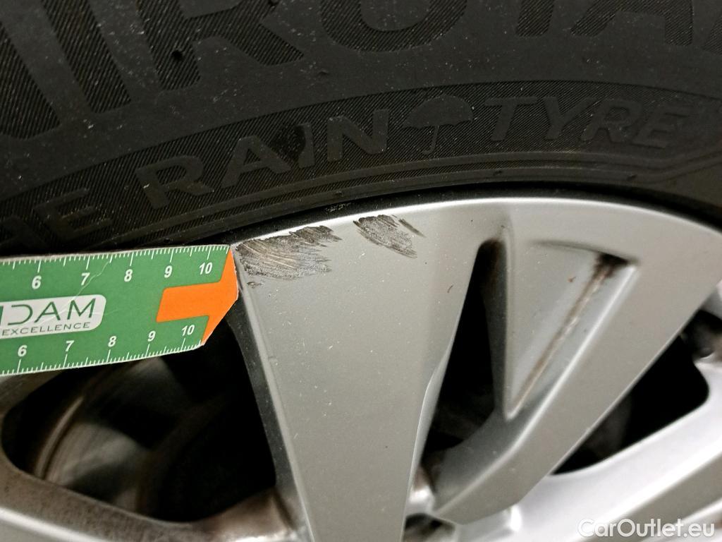  Peugeot  3008 PEUGEOT  / 2020 / 5P / todoterreno 1.2 PureTech 96KW S&S Active Pack EAT8 #14