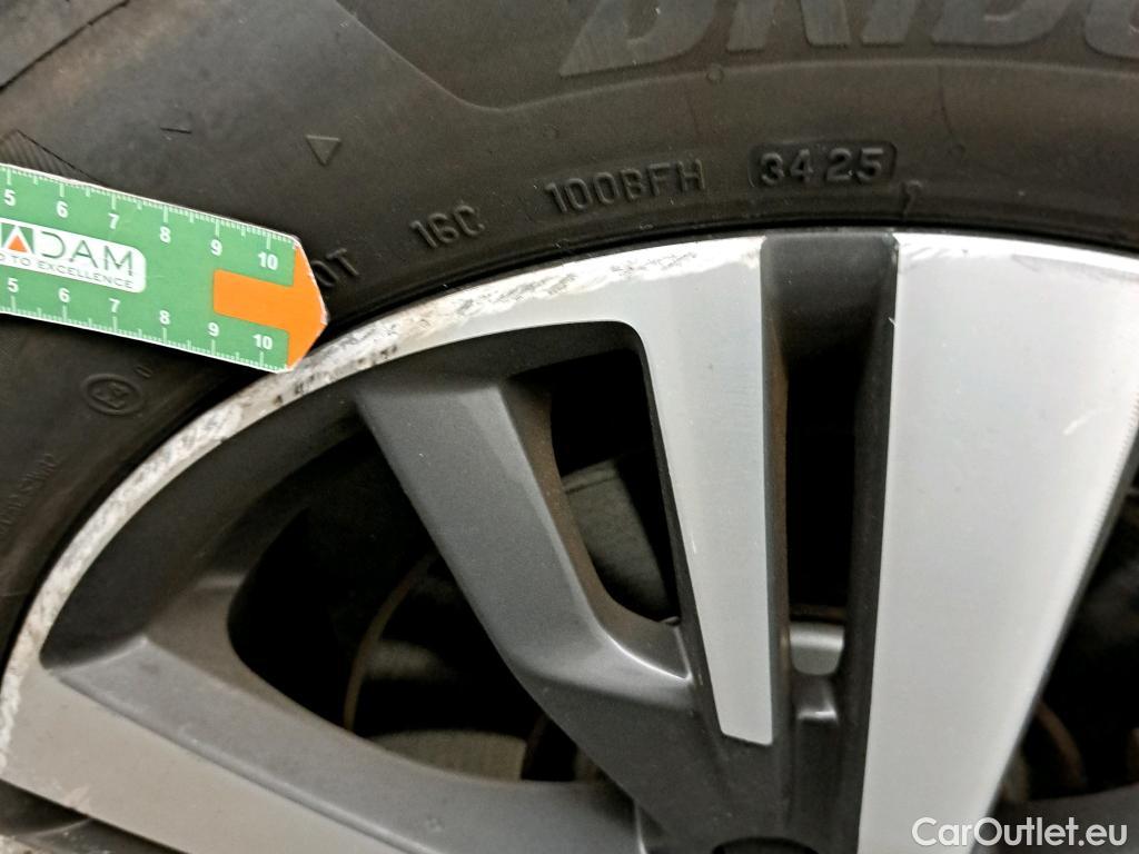  Peugeot  3008 PEUGEOT  Hybrid / 2020 / 5P / todoterreno 225 e-EAT8 Allure (AC2) #15