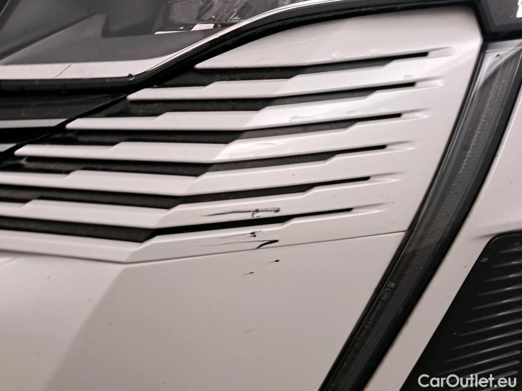  Peugeot  3008 PEUGEOT  / 2020 / 5P / todoterreno 1.2 PureTech 96KW S&S Active Pack EAT8 #29