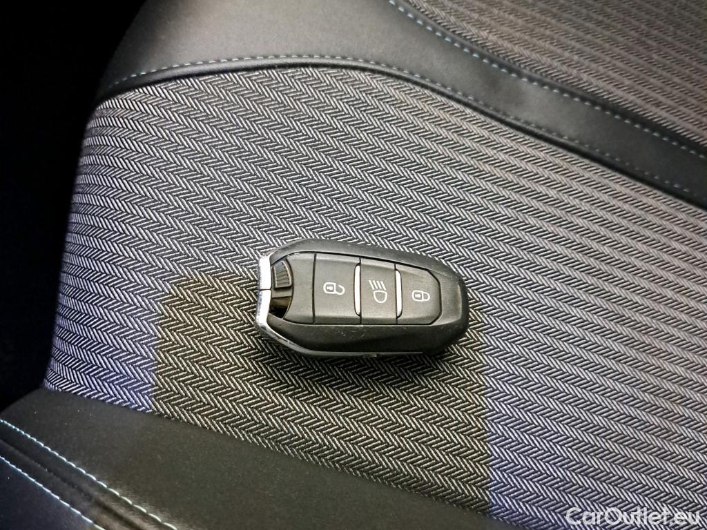  Peugeot  3008 PEUGEOT  Hybrid / 2020 / 5P / todoterreno 225 e-EAT8 Allure (AC2) #4