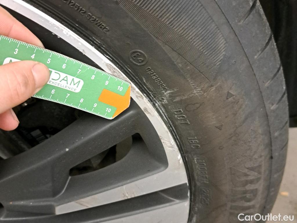  Peugeot  3008 PEUGEOT  Hybrid / 2020 / 5P / todoterreno 225 e-EAT8 Allure (AC2) #19