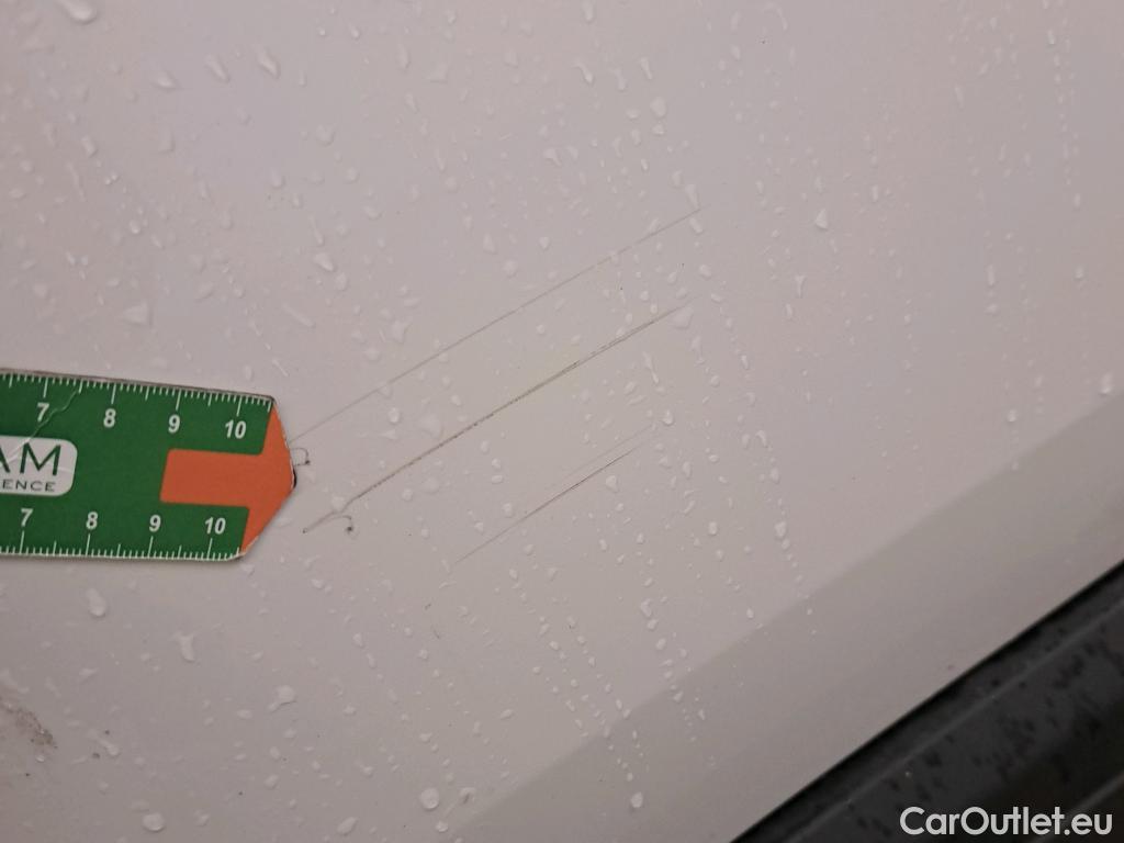  Peugeot  3008 PEUGEOT  / 2020 / 5P / todoterreno 1.2 PureTech 96KW S&S Active Pack EAT8 #10