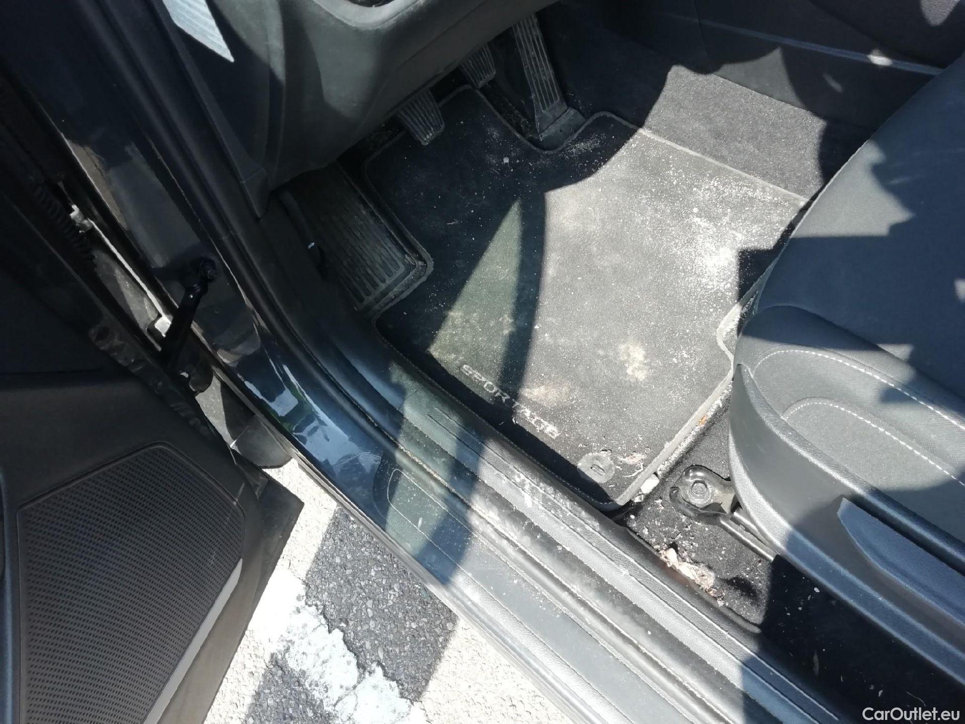  KIA  Sportage KIA  / 2022 / 5P / todoterreno 1.6 CRDi MHEV 100kW (136CV) Drive 4X2 #10