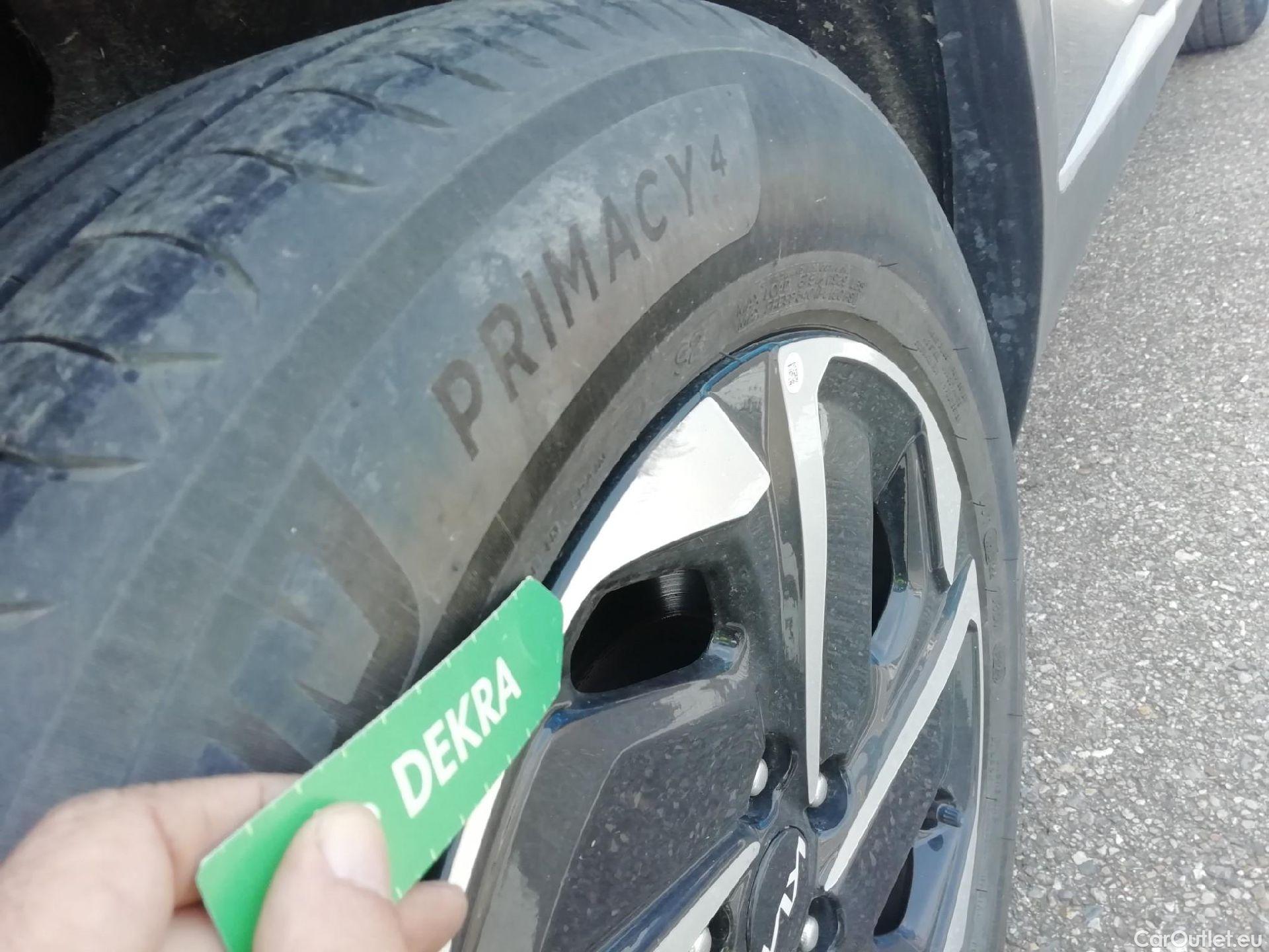  KIA  Sportage KIA  / 2022 / 5P / todoterreno 1.6 CRDi MHEV 100kW (136CV) Drive 4X2 #28