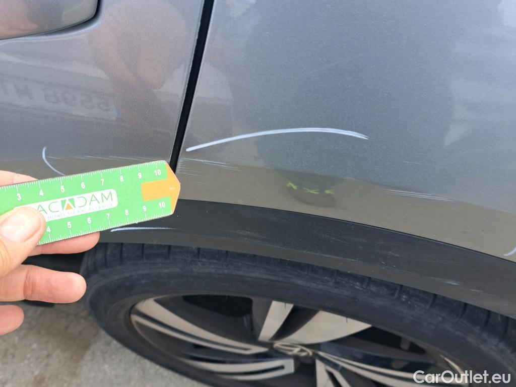  Volkswagen  T-ROC VOLKSWAGEN  / 2021 / 5P / todoterreno R-Line 1.5 TSI 110kW (150CV) DSG #5