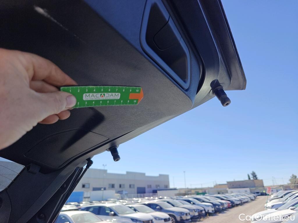  Peugeot  3008 PEUGEOT  / 2020 / 5P / todoterreno 1.5 BlueHDi 96kW S&S Allure Pack EAT8 #24