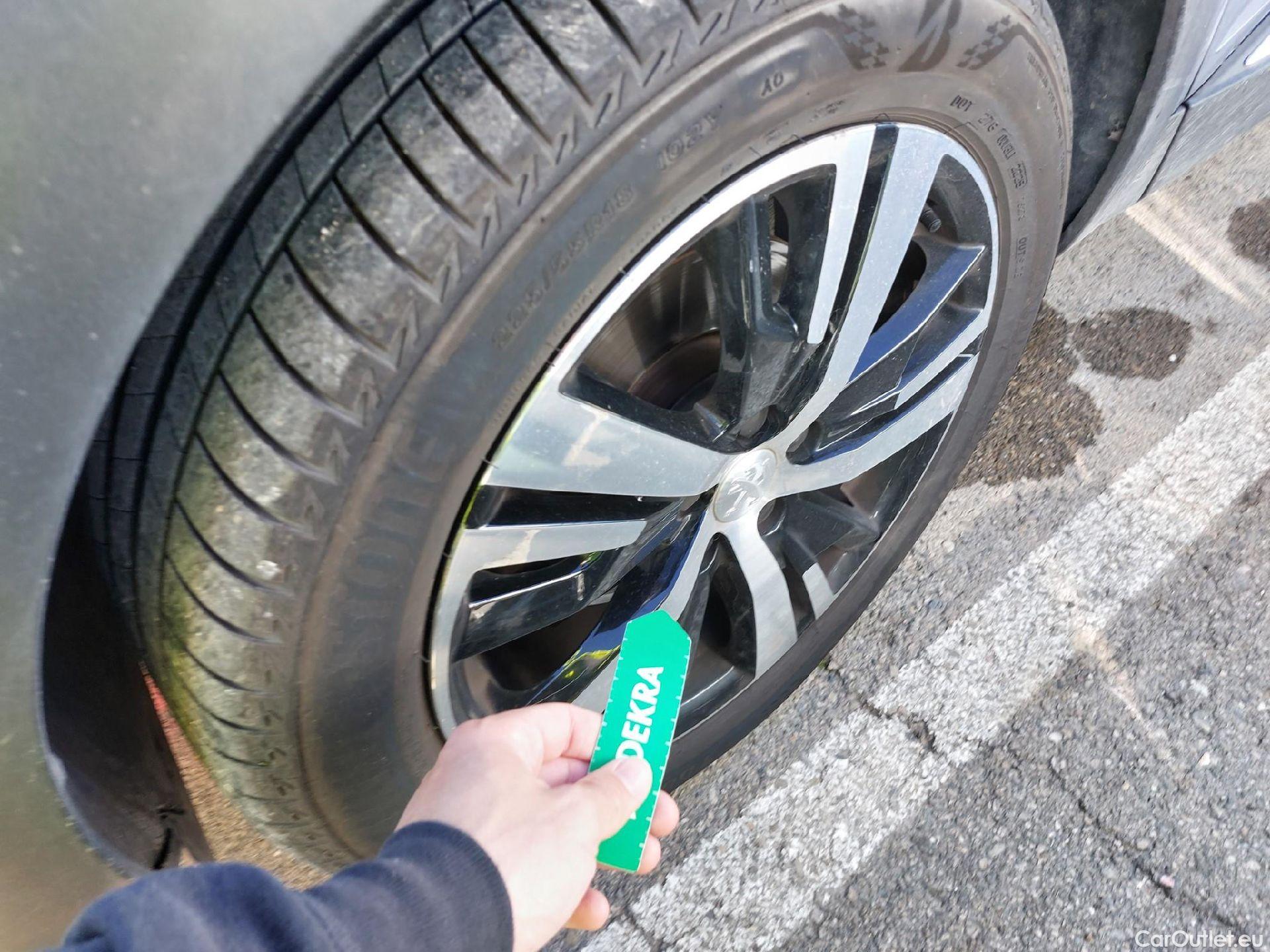  Peugeot  5008 PEUGEOT  / 2020 / 5P / todoterreno 1.2 PureTech 96KW S&S GT EAT8 #6