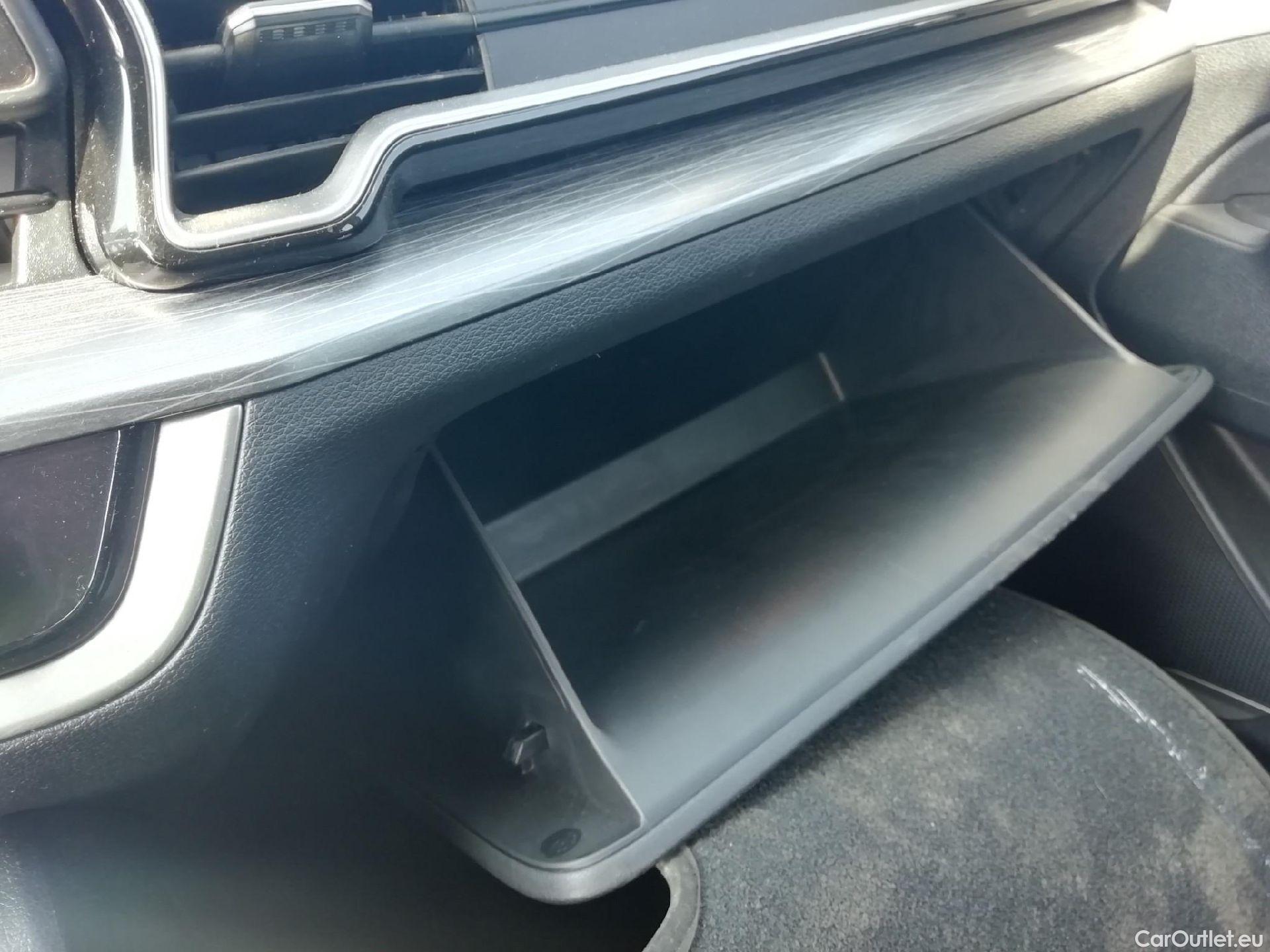  KIA  Sportage KIA  / 2022 / 5P / todoterreno 1.6 CRDi MHEV 100kW (136CV) Drive 4X2 #1