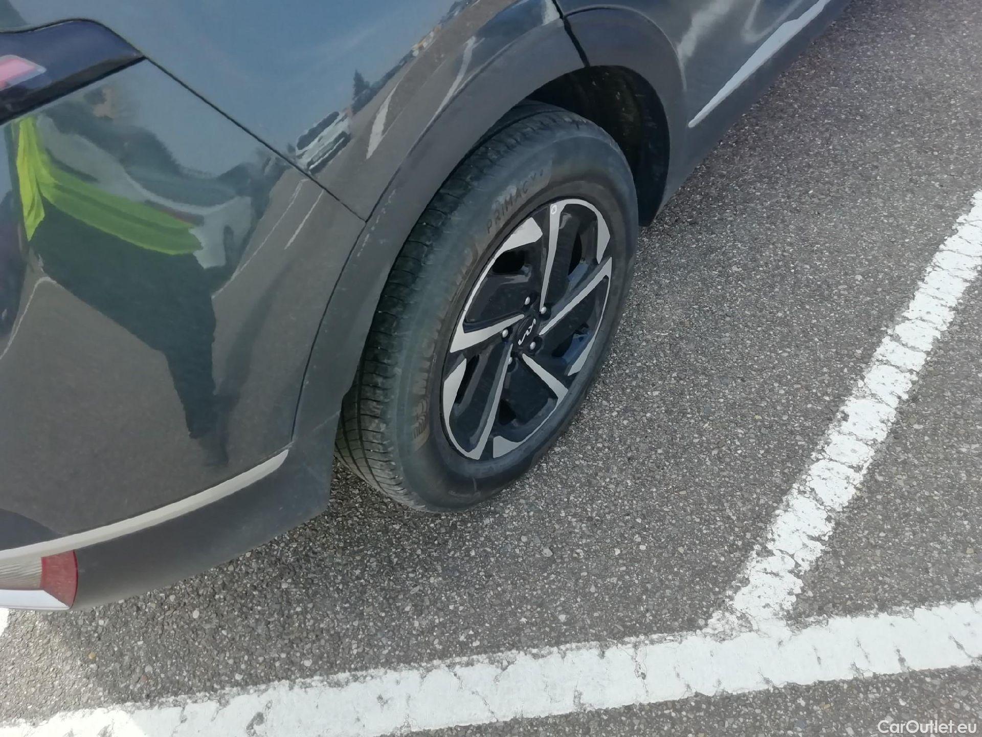  KIA  Sportage KIA  / 2022 / 5P / todoterreno 1.6 CRDi MHEV 100kW (136CV) Drive 4X2 #29