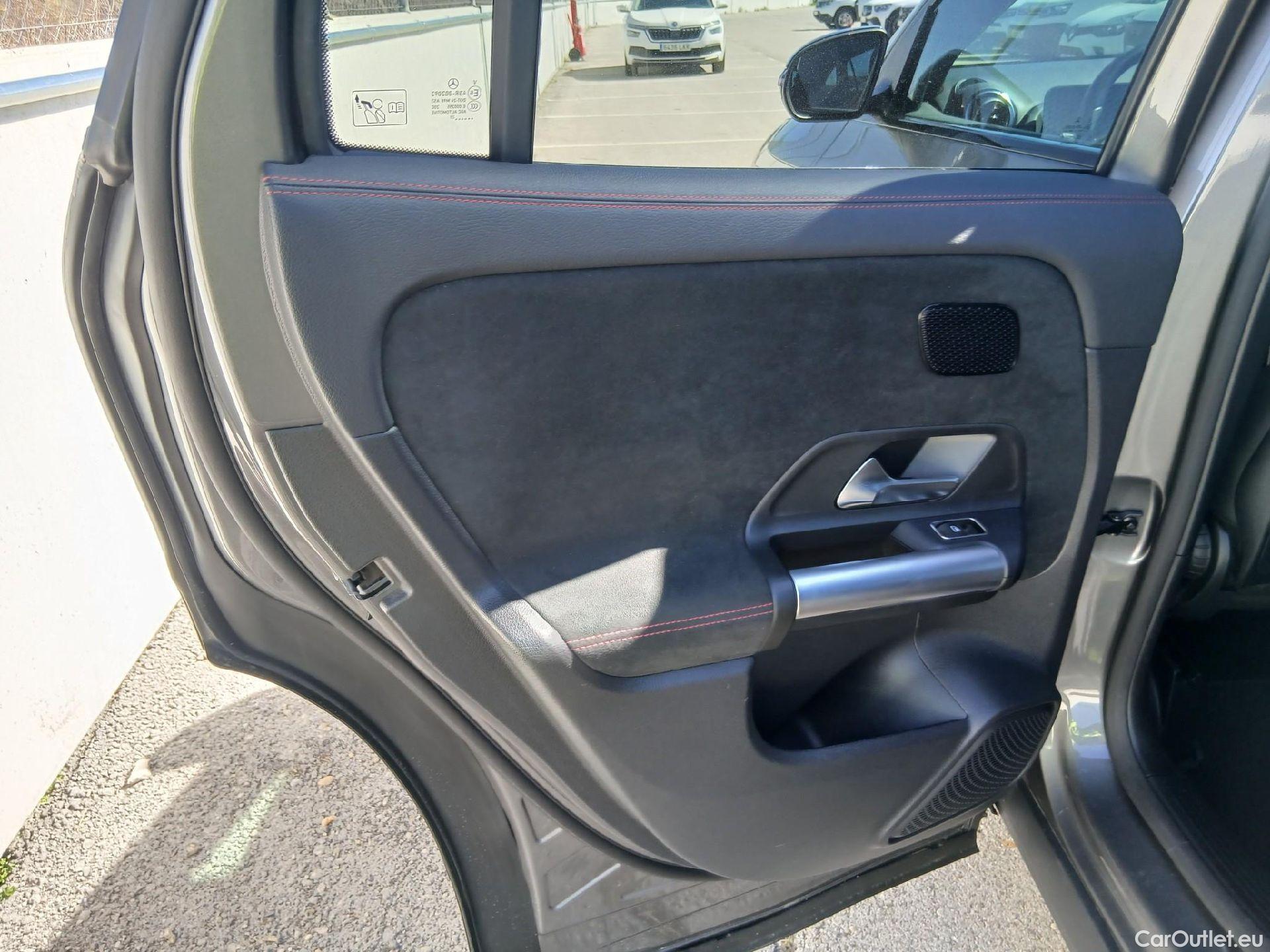  Mercedes  GLA Clase   250 4Matic (247.747)AMG AMG Line 225CV AT8 E6d #25