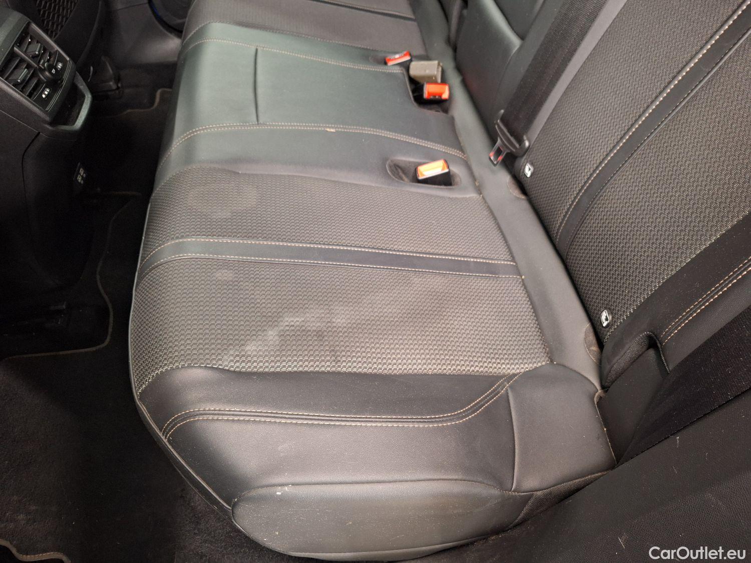  Peugeot  3008 Peugeot,  FL'20 PHEV, Peugeot  Hybrid 225 e-Auto8 GT 5d #29