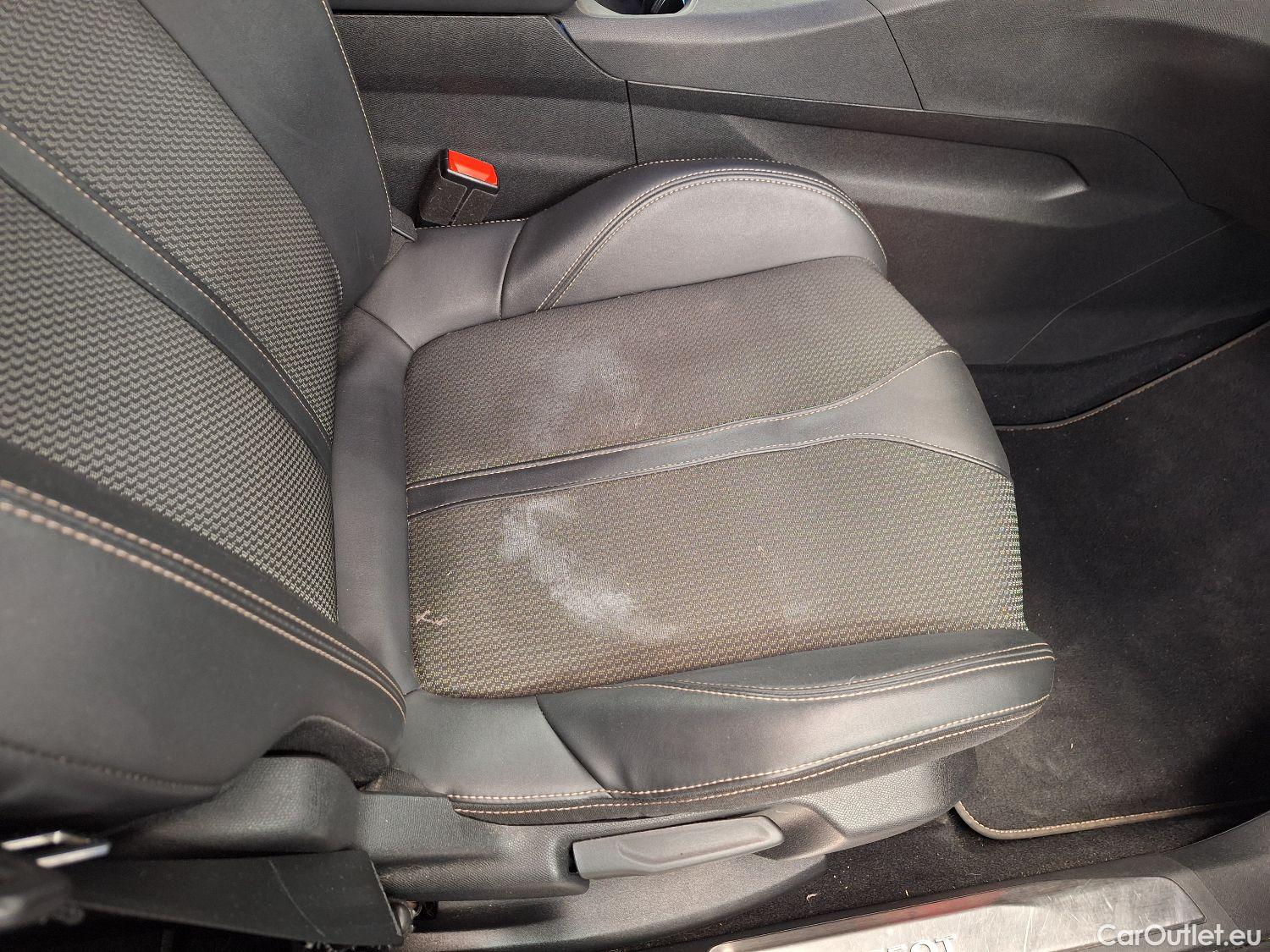  Peugeot  3008 Peugeot,  FL'20 PHEV, Peugeot  Hybrid 225 e-Auto8 GT 5d #30