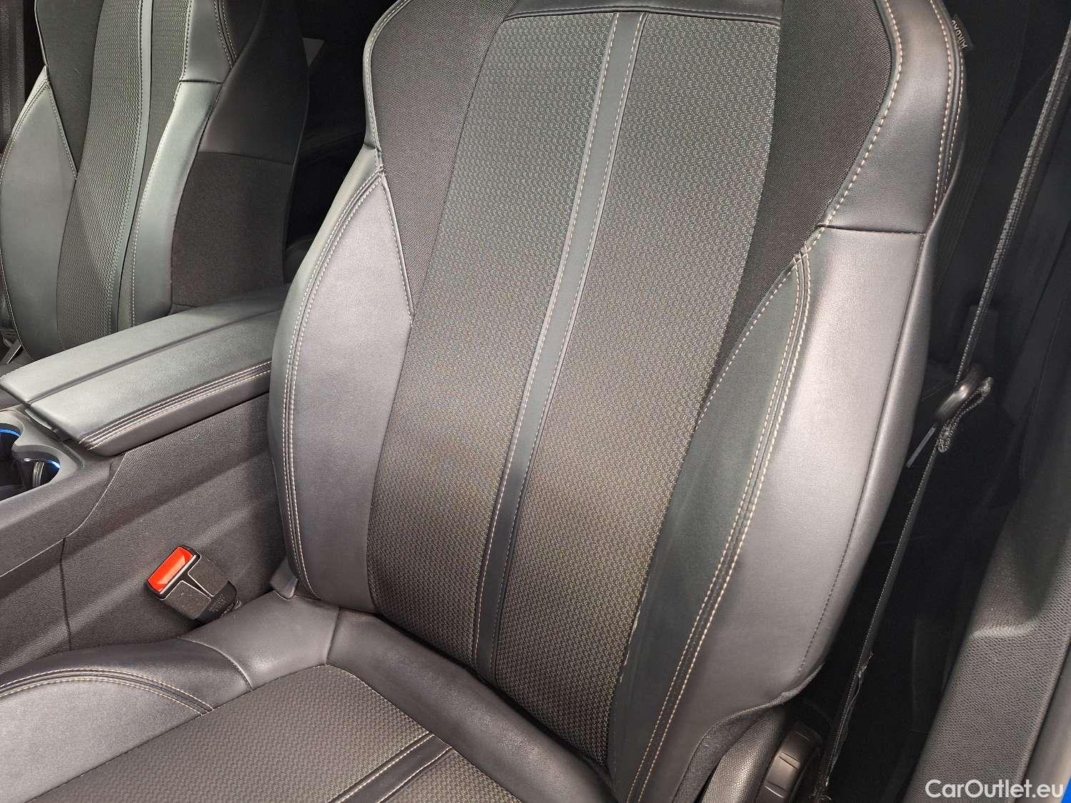  Peugeot  3008 Peugeot,  FL'20 PHEV, Peugeot  Hybrid 225 e-Auto8 GT 5d #17