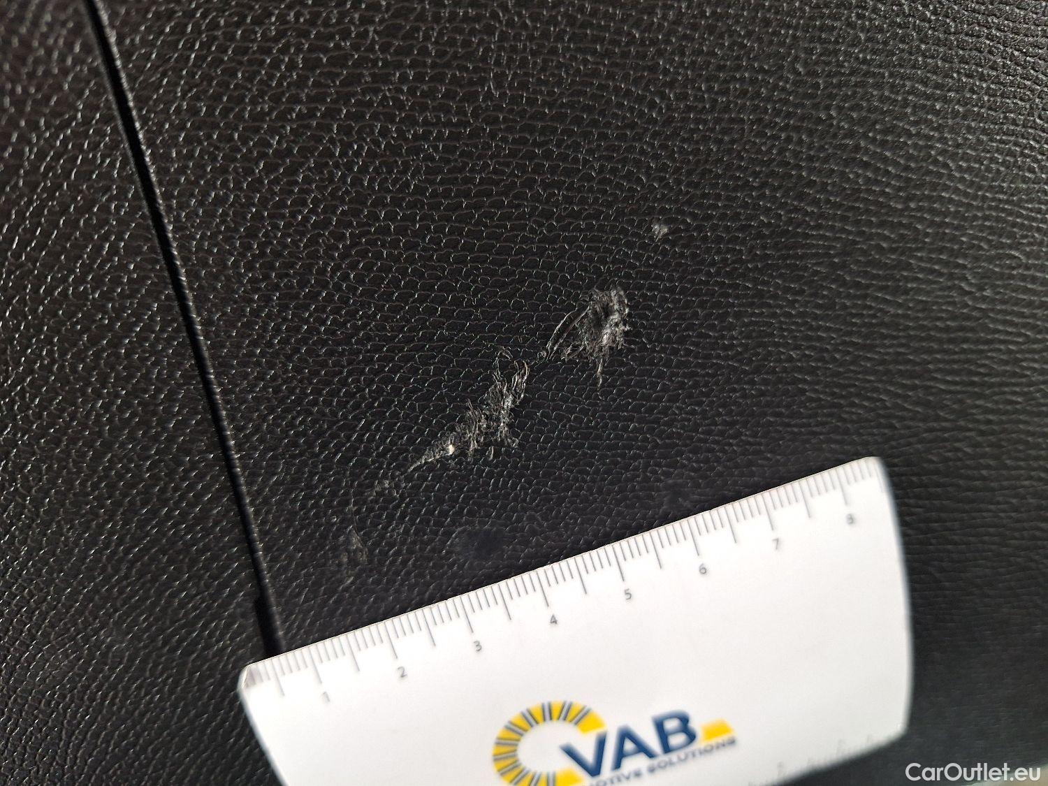  Peugeot  3008 Peugeot,  FL'20 PHEV, Peugeot  Hybrid 225 e-Auto8 GT 5d #32