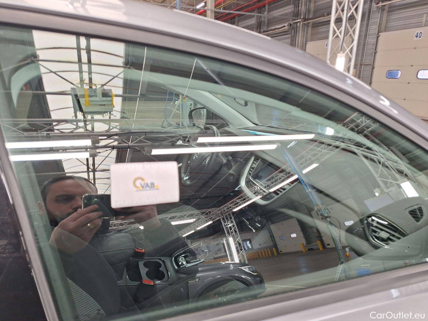  Opel   Grandland X Opel, '17, Opel 1.5 Turbo D D S/S AT8 Edition 5d #40