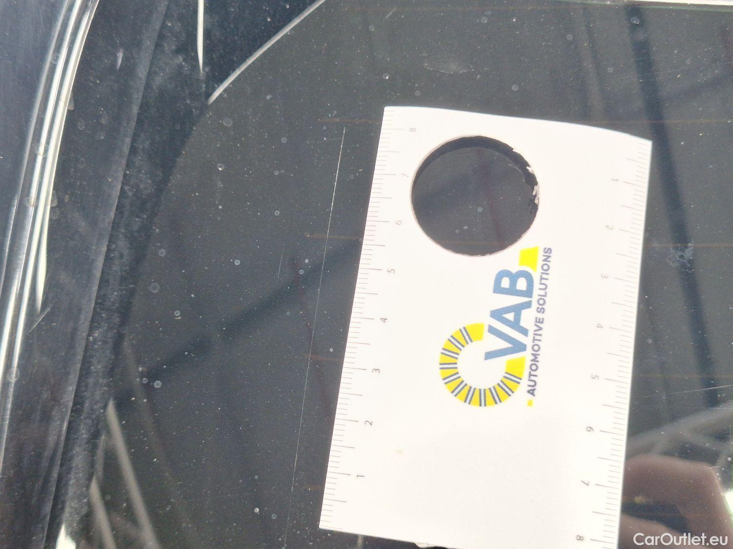  Mercedes  A-Klasse Mercedes, A-Class '18 PHEV, Mercedes-Benz  A 250 e 5d #34