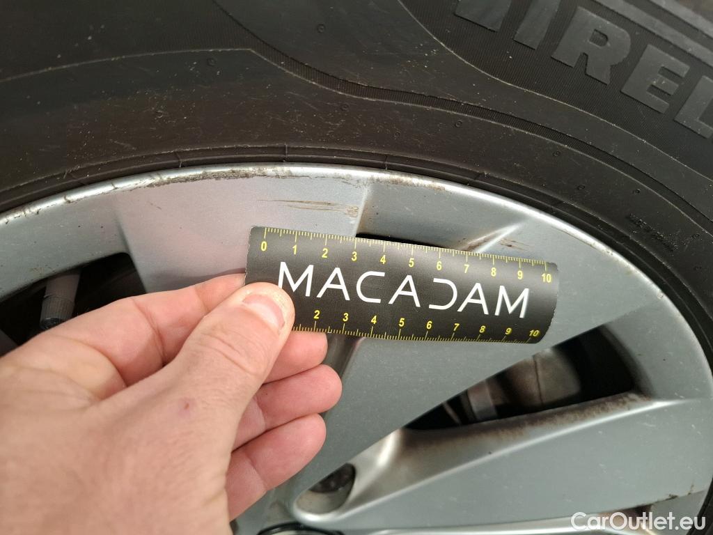  Volkswagen  Tiguan VOLKSWAGEN  / 2023 / 5P / SUV 2.0 TDI 150 DSG7 LIFE PLUS #6