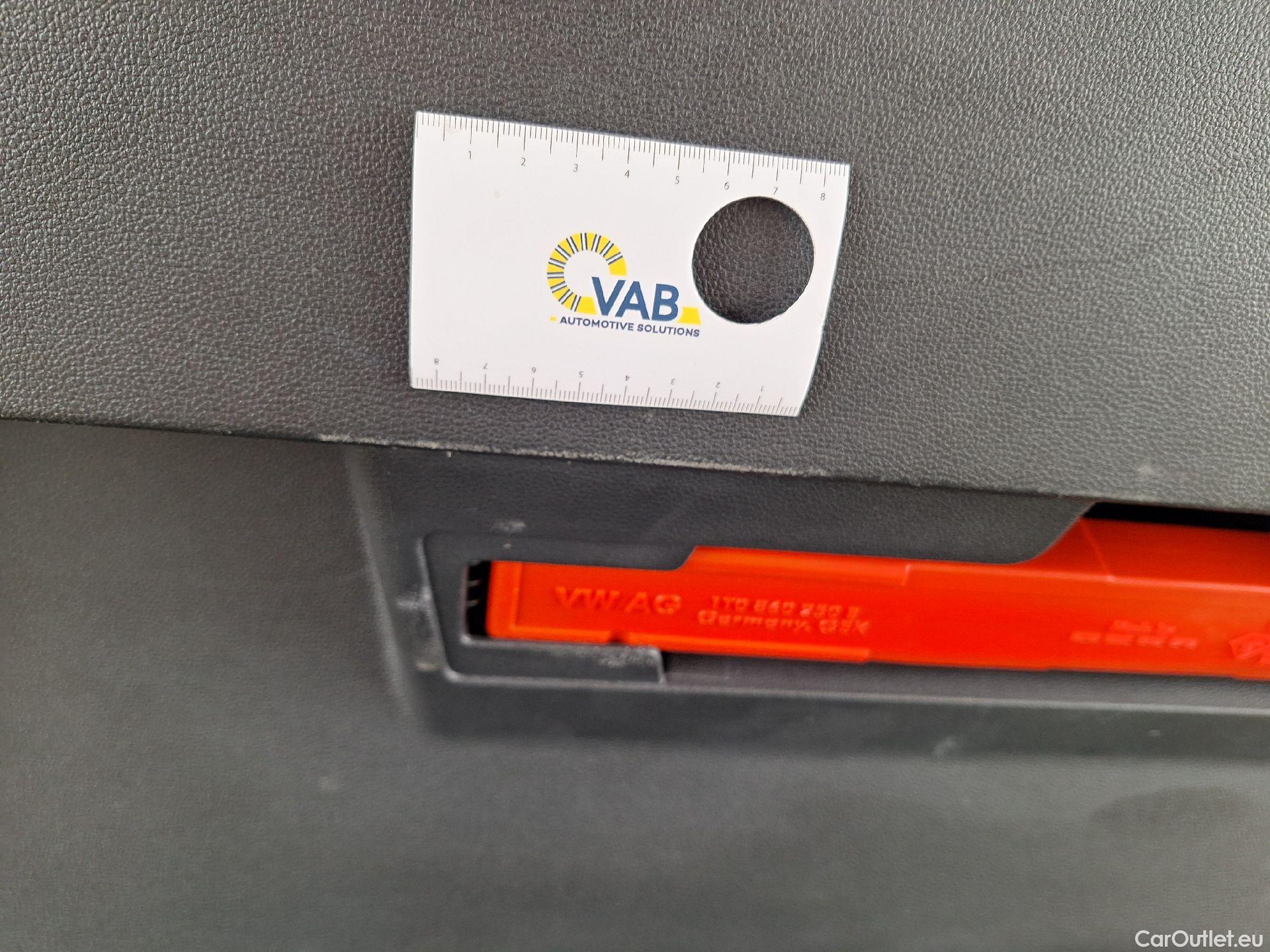  Volkswagen  Golf  VW, VIII '20, Volkswagen VIII 1.0 eTSI 81kW Life Business D #8