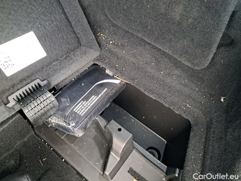  Bmw  Serie 3 BMW Série 3 Touring / 2022 / 5P / Break 318d 150ch BVA8 #8