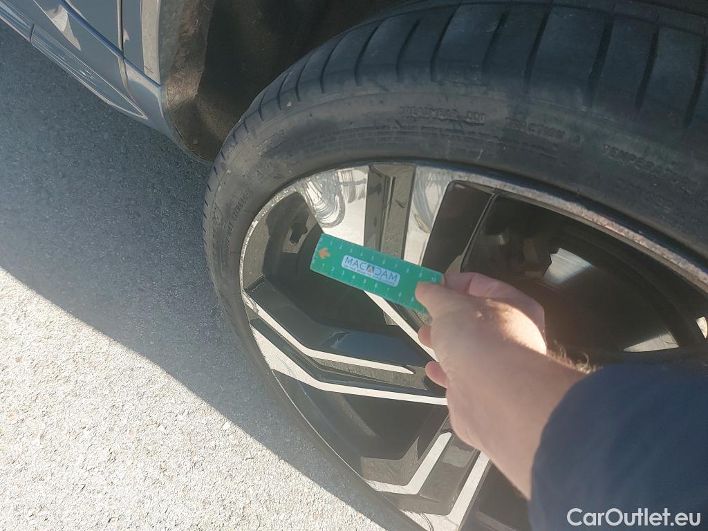  Volvo  XC90 VOLVO  / 2019 / 5P / todoterreno 2.0 T8 AWD Recharge R-Design Auto #10