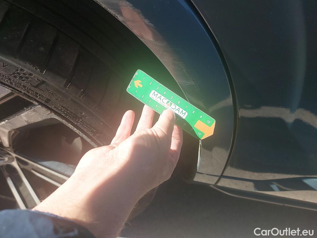  Volvo  XC90 VOLVO  / 2019 / 5P / todoterreno 2.0 T8 AWD Recharge R-Design Auto #38