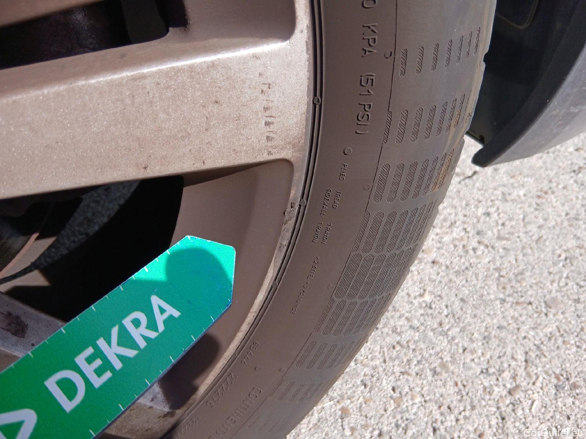  Peugeot  308 PEUGEOT  / 2017 / 5P / berlina con portón 5p Active Pack PureTech 110 S&S #41