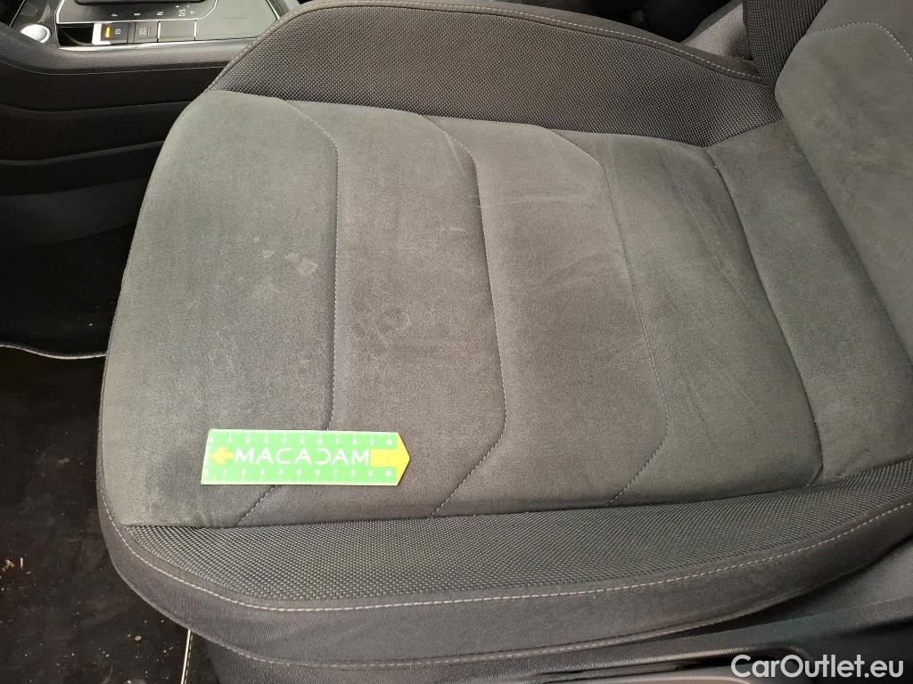  Volkswagen  Tiguan VOLKSWAGEN  / 2016 / 5P / SUV 2.0 TDI 150 DSG7 Carat #12