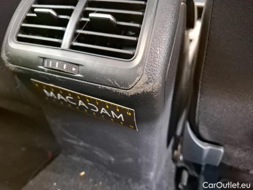  Volkswagen  Golf  VII Berline Confortline Business BMT 1.0 TSI 115CV BVM6 E6dT #9