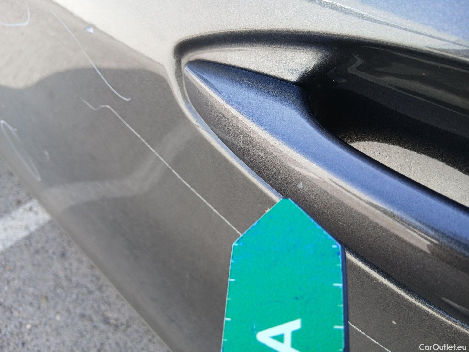  Peugeot  308 PEUGEOT  / 2017 / 5P / berlina con portón 5p Active Pack PureTech 110 S&S #17