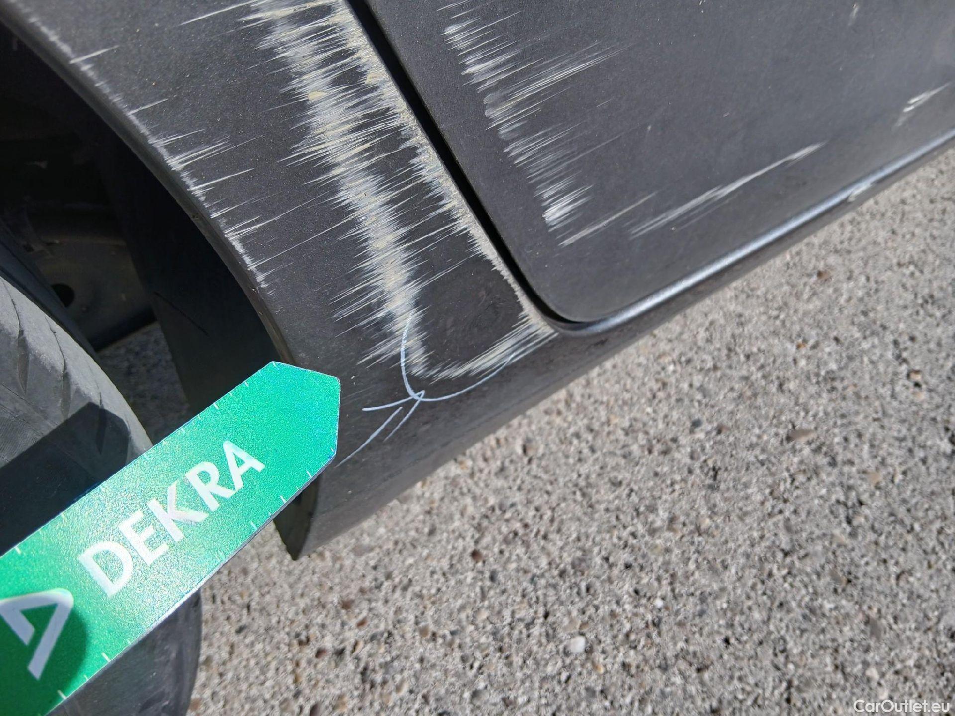  Peugeot  308 PEUGEOT  / 2017 / 5P / berlina con portón 5p Active Pack PureTech 110 S&S #28