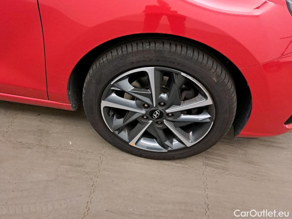  Hyundai  i30 HYUNDAI  / 2020 / 5P / berlina con portón 1.5 DPI Klass SLX #3