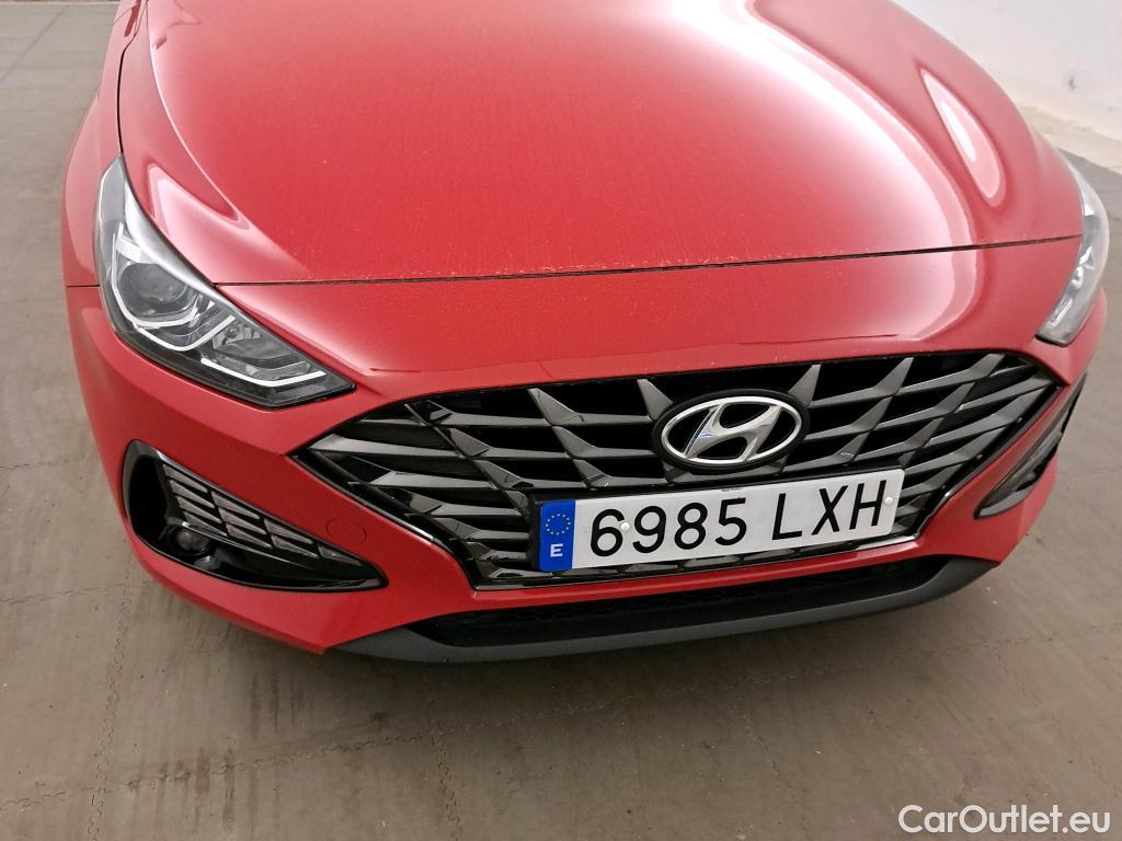 Hyundai  i30 HYUNDAI  / 2020 / 5P / berlina con portón 1.5 DPI Klass SLX #7