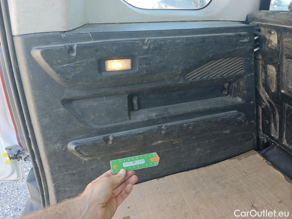  Opel  Combo OPEL  Life / 2018 / 4P / combi 1.5 TD 75kW (100CV) S/S Expression L (combi) (CX) #17