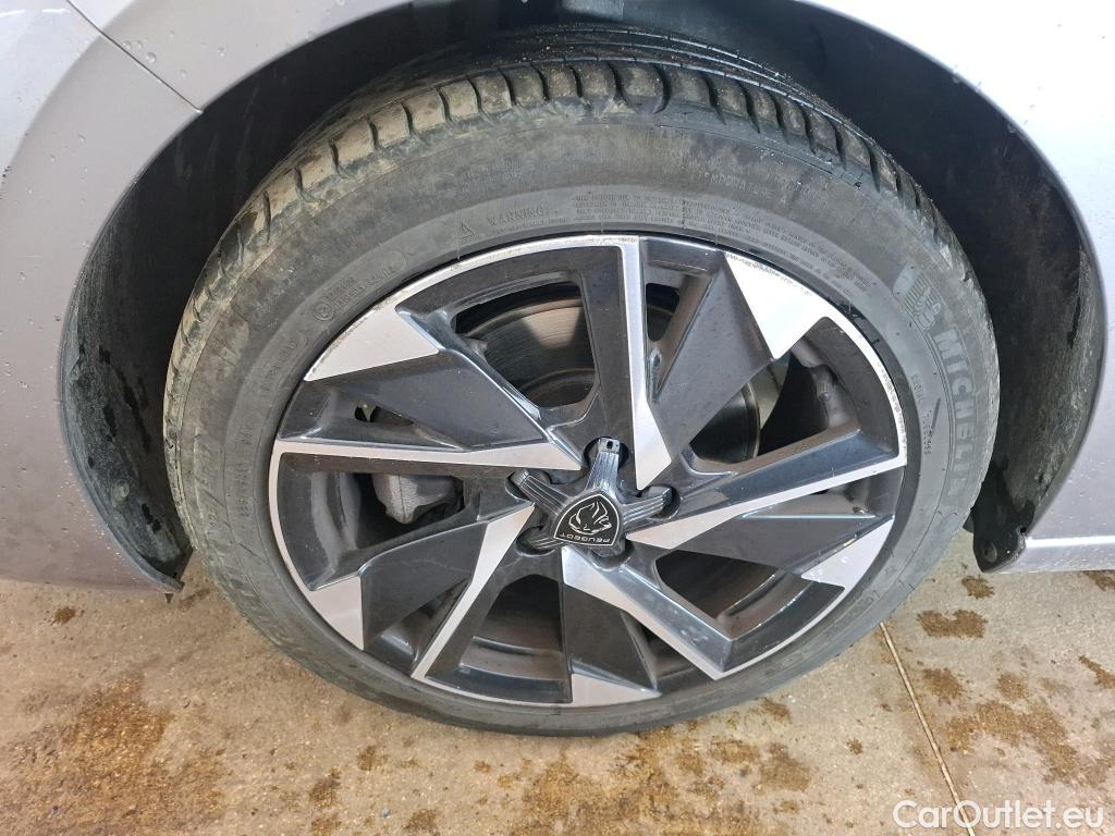  Peugeot  308  Allure Pack 1.5 HDi 130CV BVM6 E6d #17