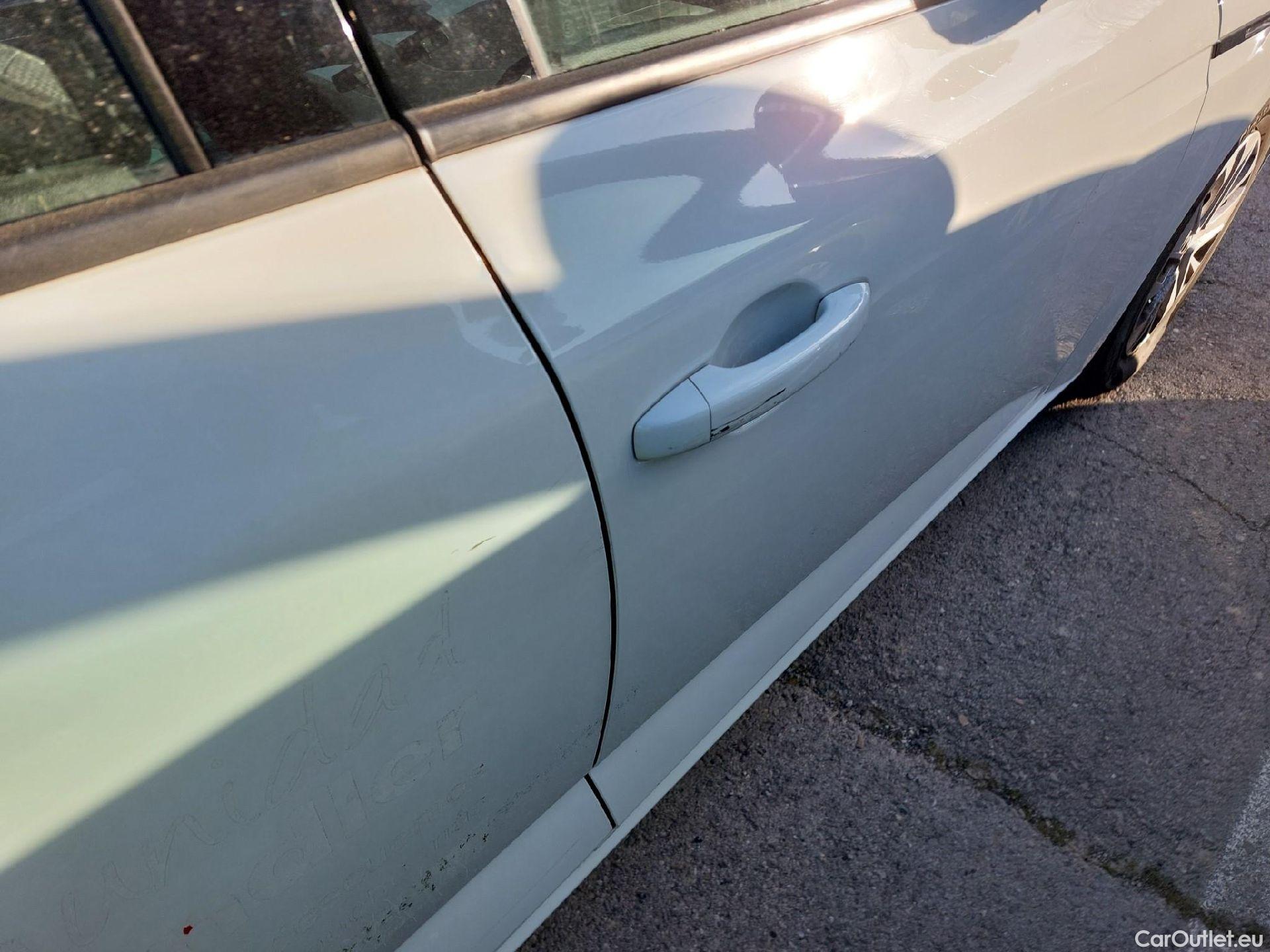  Renault  Megane RENAULT Mégane / 2015 / 5P / berlina con portón Life Blue dCi 70kW (95CV) #13