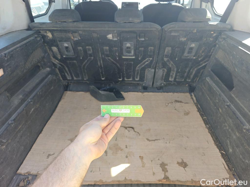  Opel  Combo OPEL  Life / 2018 / 4P / combi 1.5 TD 75kW (100CV) S/S Expression L (combi) (CX) #28