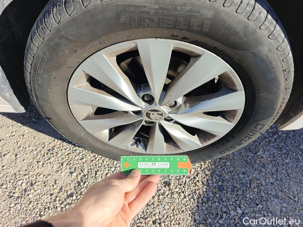  Skoda  KAMIQ SKODA  1.0 TSI 81kW (110CV) DSG Ambition (CX) #16