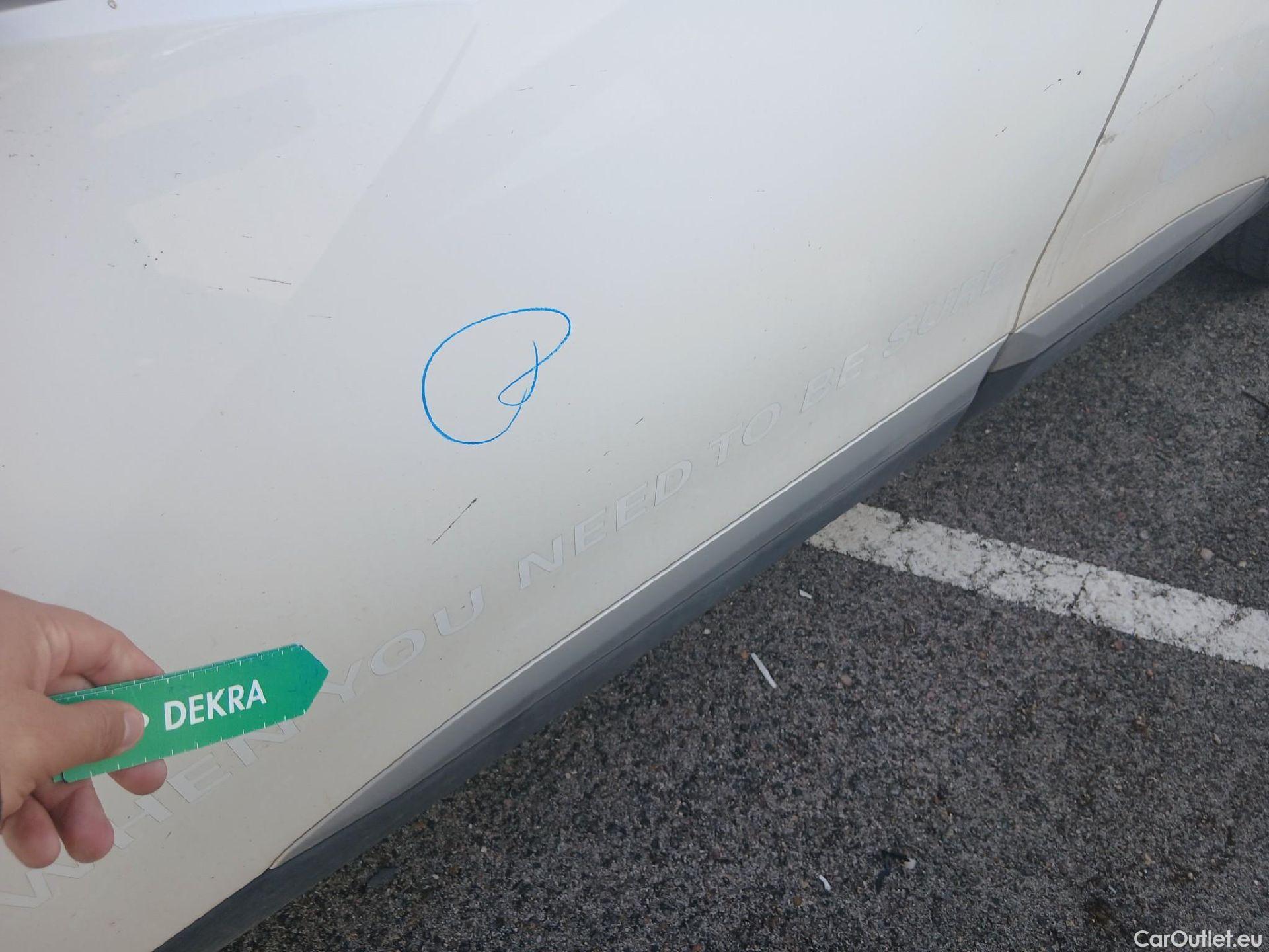  Peugeot  2008 PEUGEOT  / 2019 / 5P / todoterreno Allure BlueHDI 81kW (110CV) #12