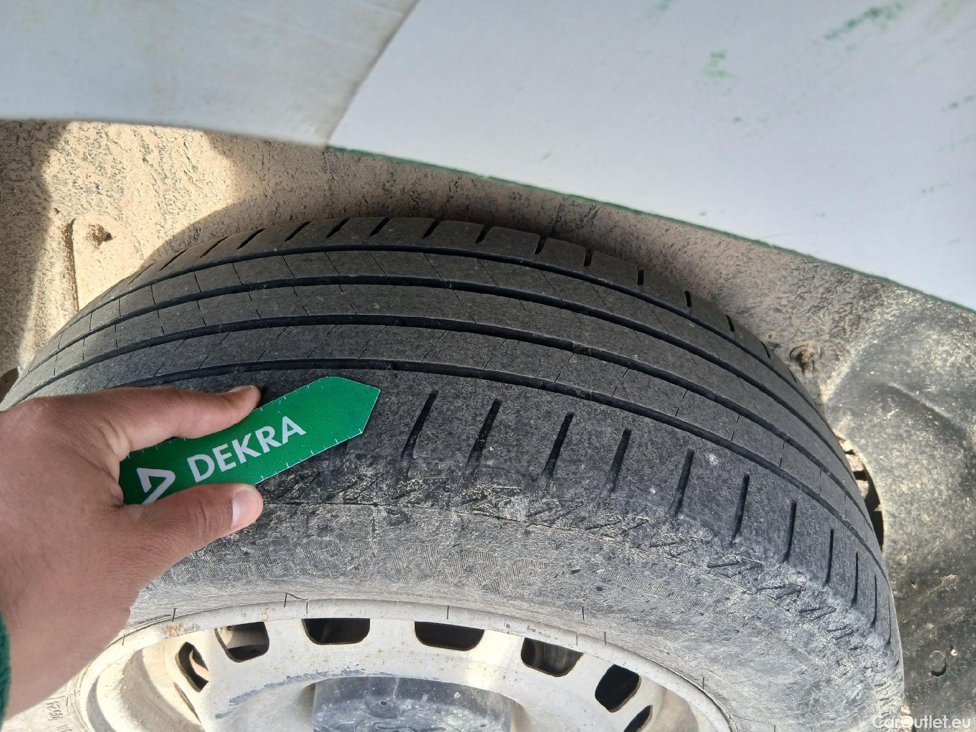  Peugeot  Partner PEUGEOT  / 2018 / 4P / furgón derivado de turismo Premium Standard 600kg BlueHDi 73kW (AC) #4