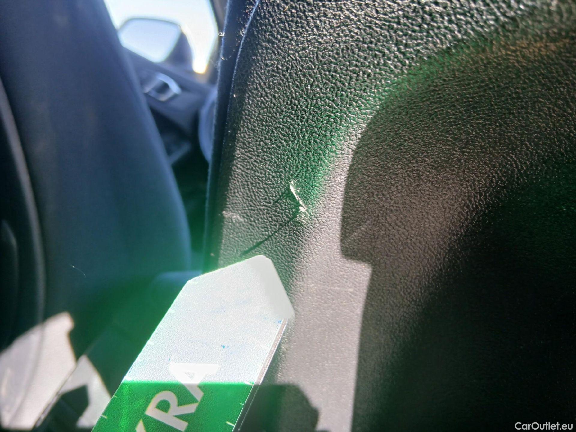  Bmw  Serie 1 BMW  / 2019 / 5P / berlina con portón 118i #42