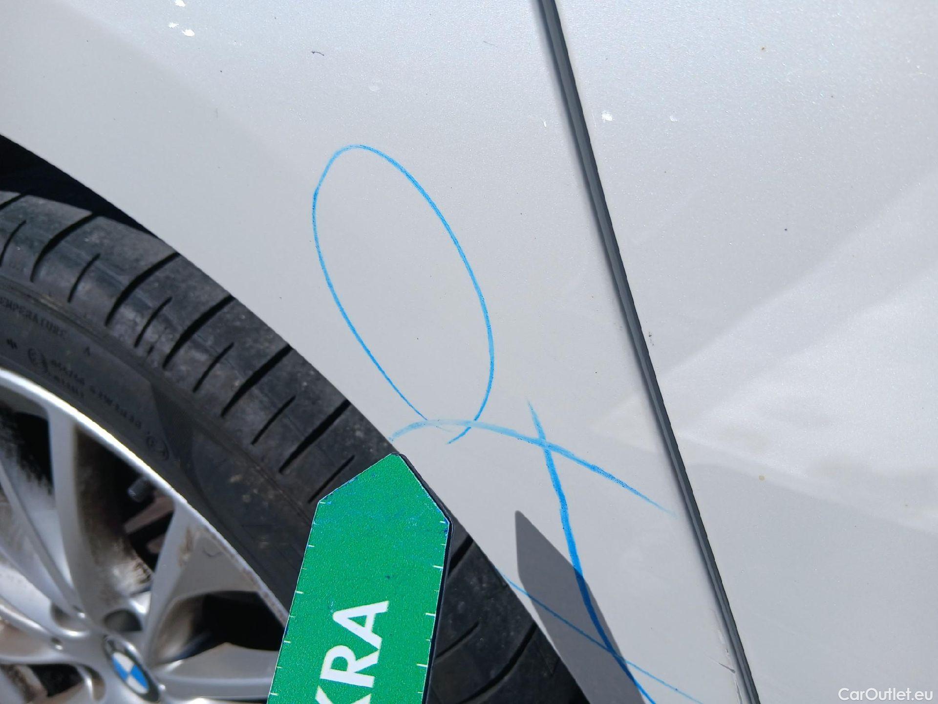  Bmw  Serie 1 BMW  / 2019 / 5P / berlina con portón 118i #35