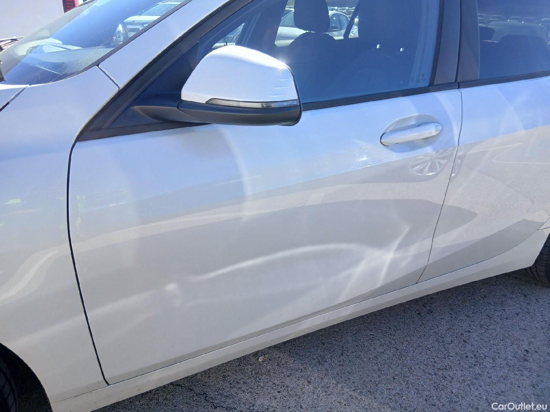  Bmw  Serie 1 BMW  / 2019 / 5P / berlina con portón 118i #10